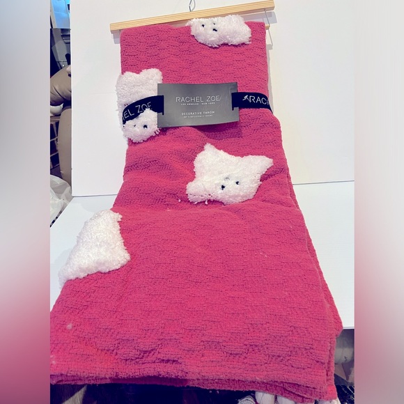 Rachel Zoe Other - VIRAL TIKTOK💕💕 Rachel Zoe Hot Pink and White Ghost Throw with Tassles- NWT